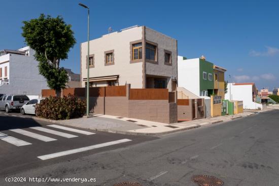  ESPECTACULAR CASA EN ESQUINA EN AGÜIMES - LAS PALMAS - LAS PALMAS 