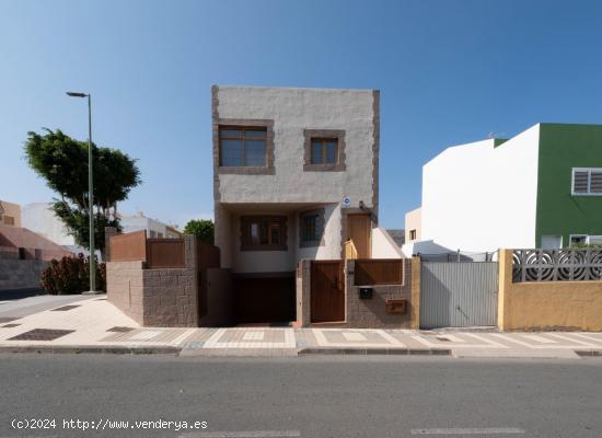 ESPECTACULAR CASA EN ESQUINA EN AGÜIMES - LAS PALMAS - LAS PALMAS