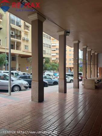 Se vende local con negocio de comida para llevar. - ALICANTE