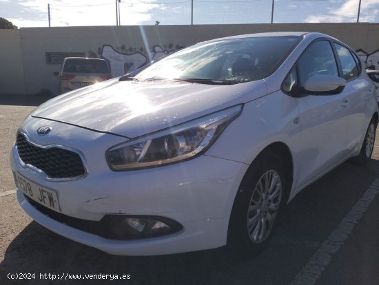 Kia Ceed 1.6 gasolina - Cornellà