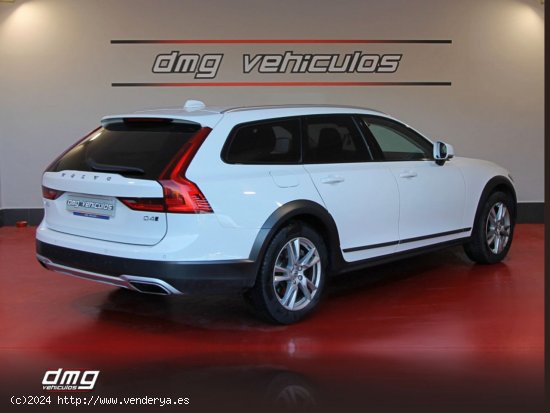 Volvo V90 Cross Country 2.0 D4 AWD Auto 190Cv 5p. - Rubí