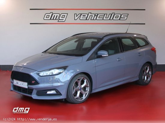 Ford Focus Sportbreak 2.0 EcoBoost ASS 250Cv ST 5p. - Rubí