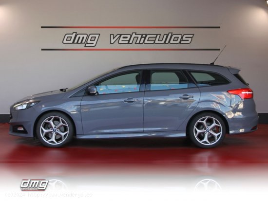 Ford Focus Sportbreak 2.0 EcoBoost ASS 250Cv ST 5p. - Rubí