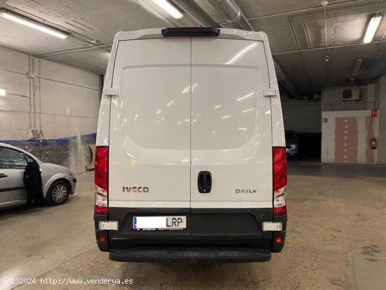 Iveco Daily Furgón 35S16 V 3520L H2 12.0 160cv - GARANTIA MECANICA - Barcelona