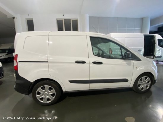 Ford Transit Courier 1.5TDCi Trend 75cv - GARANTIA MECANICA - Barcelona