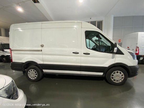 Ford Transit FT 350 L2 Van Trend 130 - GARANTIA FÁBRICA 06/2025 - Barcelona