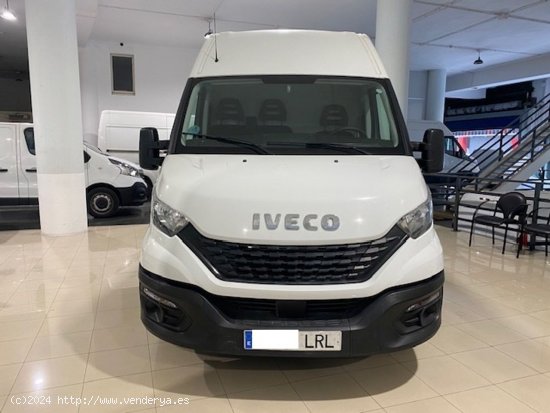 Iveco Daily Furgón 35S16 V 4100L H2 16.0 156 - GARANTIA MECANICA - Barcelona