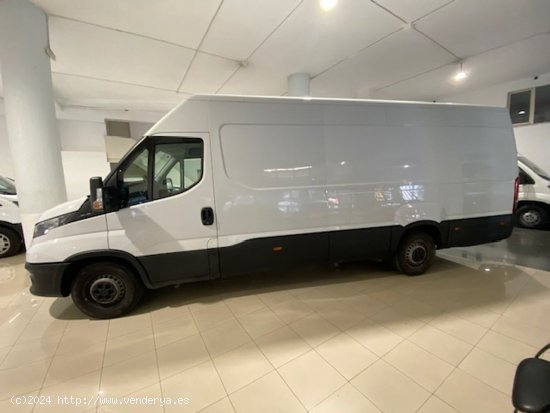 Iveco Daily Furgón 35S16 V 4100L H2 16.0 156 - GARANTIA MECANICA - Barcelona