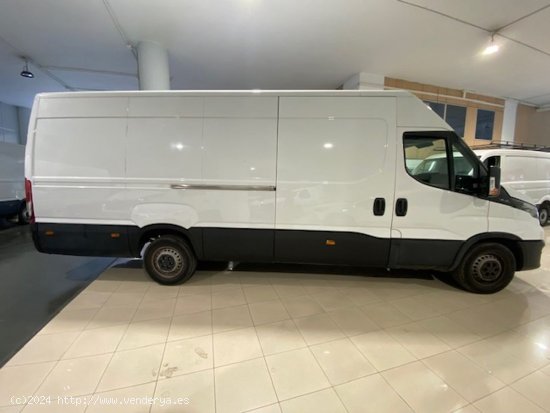 Iveco Daily Furgón 35S16 V 4100L H2 16.0 156 - GARANTIA MECANICA - Barcelona