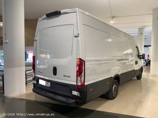 Iveco Daily Furgón 35S16 V 4100L H2 16.0 156 - GARANTIA MECANICA - Barcelona