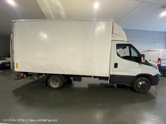 Iveco Daily Chasis Cabina 35C16 3750 160cv PLATAFORMA ELEVADORA - GARANTIA MECANICA - Barcelona