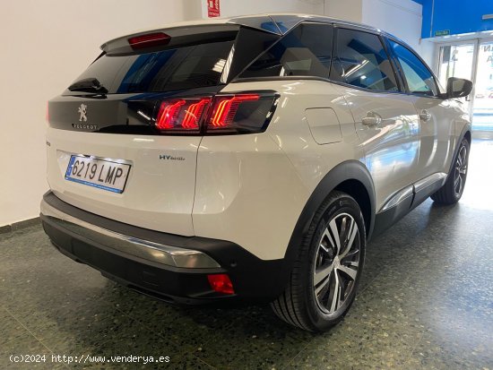 Peugeot 3008 Hybrid 1.6 ALLURE AUTO 225cv - Castelldefels