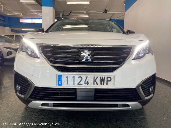 Peugeot 5008 1.5 HDI ALLURE AUTO 130cv - Castelldefels