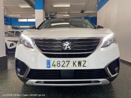 Peugeot 5008 1.5 HDI ALLURE AUTO 130CV 7 plazas - Castelldefels