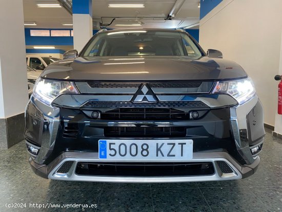 Mitsubishi Outlander 2.4 PHEV KAITEKI AUTO 4WD 224 CV - Castelldefels