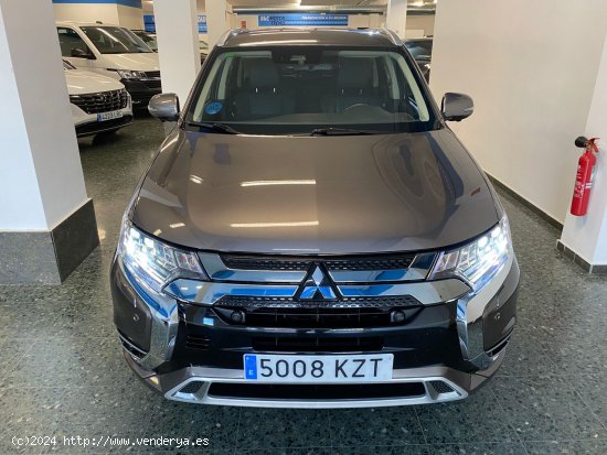 Mitsubishi Outlander 2.4 PHEV KAITEKI AUTO 4WD 224 CV - Castelldefels