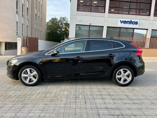 Volvo V40 D3 Momentum 150cv Auto - Sant Just Desvern