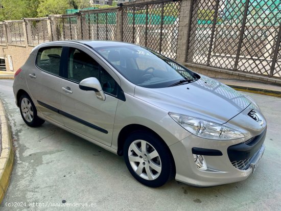 Peugeot 308 1.6 VTI 120 CV SOLO 103.000 KMS - Barcelona