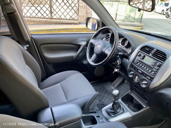 Toyota Rav4 2.0 VVT I LUNA 4X4 SOLO 49.900 KMS - Barcelona