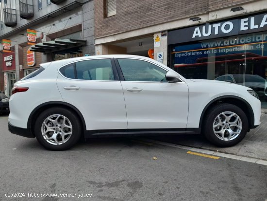 Alfa Romeo Stelvio 2.0  TURBO 16V AT8-Q4 - Barcelona