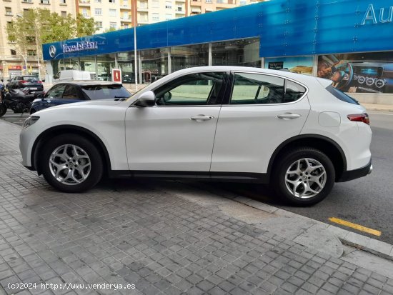 Alfa Romeo Stelvio 2.0  TURBO 16V AT8-Q4 - Barcelona