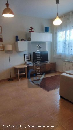 SE VENDE ADOSADO EN EL SALOBRAL VPO/ 3 DORMITORIOS/2 BAÑOS/TERRAZA ATICO 15 METROS/113000€