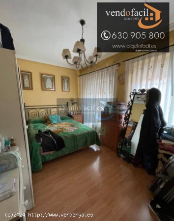 SE VENDE PISO EN C/ MAGALLANES DE 3 DORMITORIOS POR 138000€