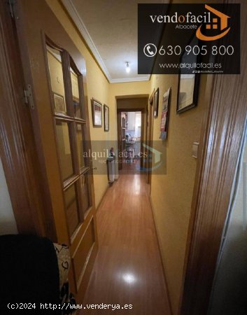 SE VENDE PISO EN C/ MAGALLANES DE 3 DORMITORIOS POR 138000€