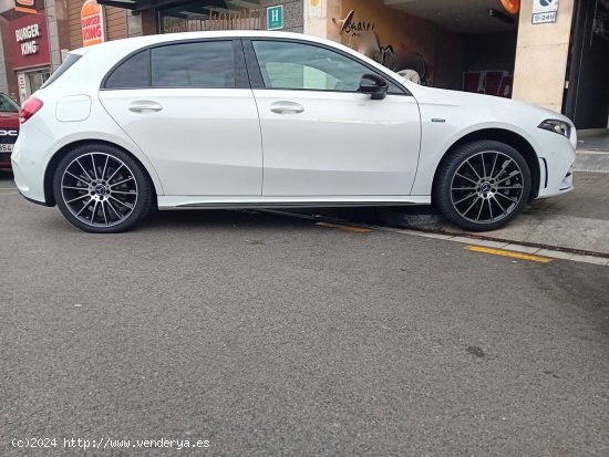 Mercedes Clase A 250e Amg Line - Barcelona