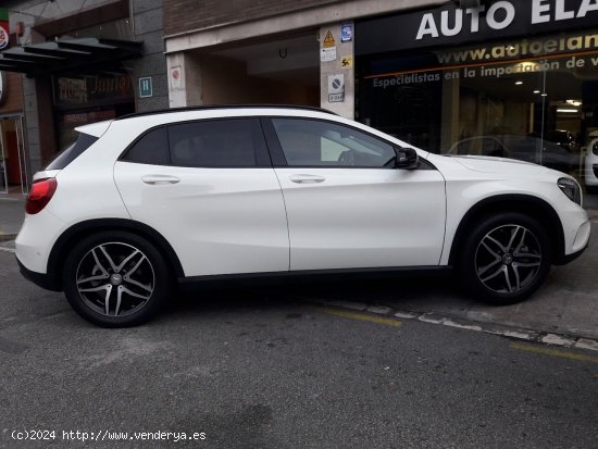 Mercedes GLA 250 URBAN - Barcelona