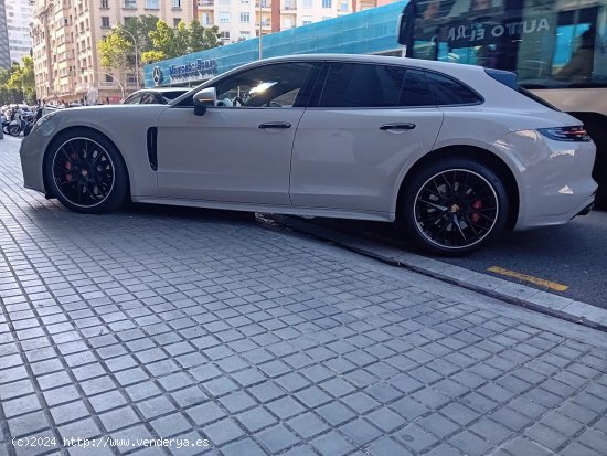 Porsche Panamera GTS SPORT TURISMO - Barcelona