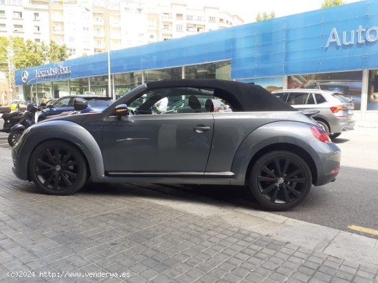 Volkswagen Beetle Cabrio 2.0 TSI DSG - Barcelona