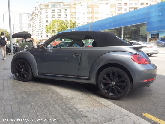 Volkswagen Beetle Cabrio 2.0 TSI DSG - Barcelona