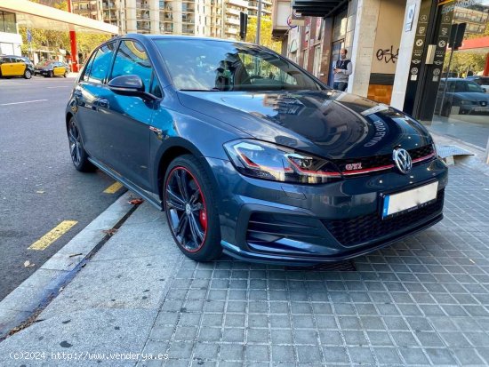 Volkswagen Golf GTI PERFORMANCE - Barcelona