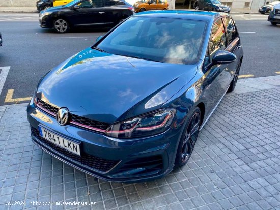 Volkswagen Golf GTI PERFORMANCE - Barcelona