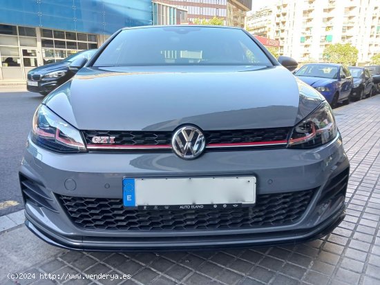 Volkswagen Golf TCR GTI 2.0 TSI DSG - Barcelona