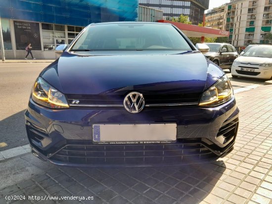 Volkswagen Golf VII R 2.0 TSI 4MOTION - Barcelona