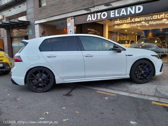 Volkswagen Golf VIII 2.0 TSI R 4MOTION - Barcelona