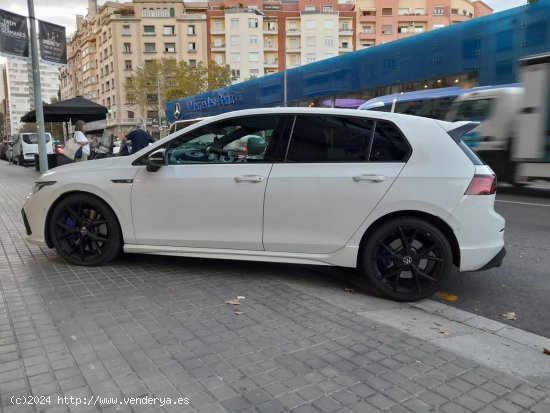 Volkswagen Golf VIII 2.0 TSI R 4MOTION - Barcelona