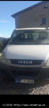 Iveco Daily 35c15 con equipo de gancho hidráulico  Portacontenedores con gancho hidráulico - Arbú