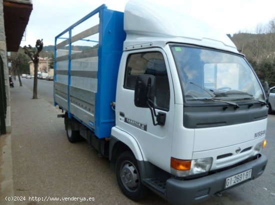 Nissan Cabstar CAJA FRUTERA CON PUERTA ELEVADORA TRASERA.MEDIDAs interiores utiles:l-3.65 x anch-1,9