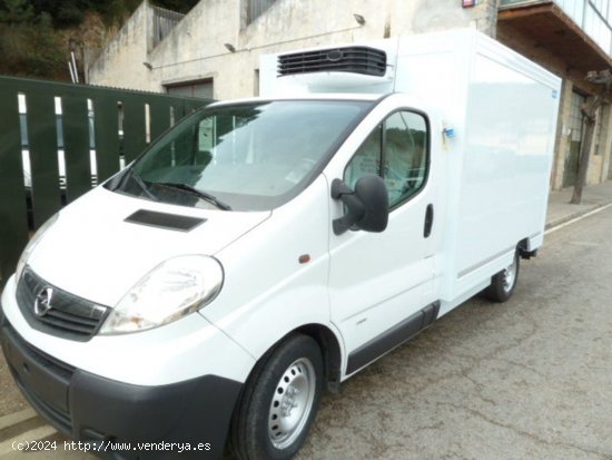  Opel Vivaro CAJA FRIGORIFICA,FRIO DE CONGELACION CARRIER XARIOS 200/CON CONEX A LA RED 220V - Arbúc 