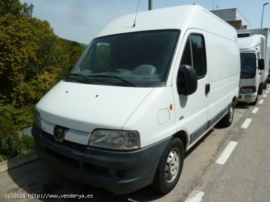 Peugeot Boxer 2.8 HDI FURGON 3 PLAZAS.FULL EQUIP 2.8 HDI FURGON 3 PLAZAS.FULL EQUIP - Arbúcies