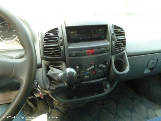 Peugeot Boxer 2.8 HDI FURGON 3 PLAZAS.FULL EQUIP 2.8 HDI FURGON 3 PLAZAS.FULL EQUIP - Arbúcies