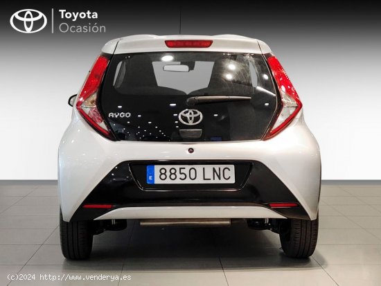 Toyota Aygo 1.0 70 x-play - Madrid