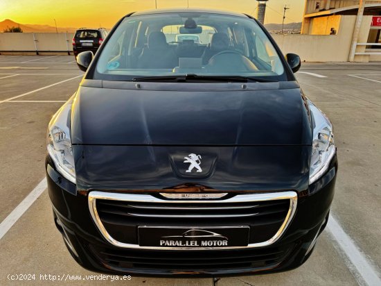 Peugeot 5008 2.0 HDi 150cv ACTIVE con NAVEGADOR, PARKTRONIC... - El Prat de Llobregat