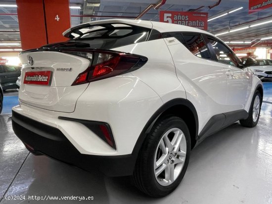 Toyota C-HR 5 AÑOS GARANTÍA - El Prat de Llobregat