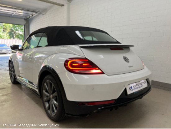 Volkswagen Beetle Cabrio   1.4 TSI R Line - Barcelona