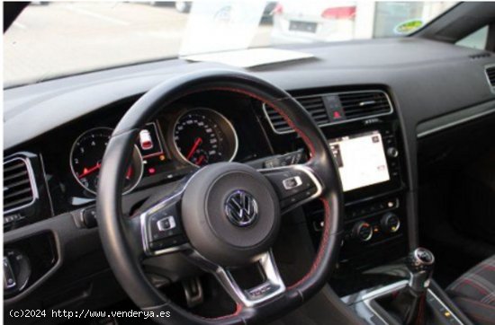 Volkswagen Golf 2.0 TSI GTI Performance - Barcelona