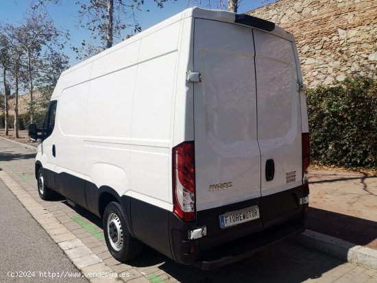 Iveco Daily 35S 14N V 3520 L2H2 12 M3 CNG Y GASOLINA HIBRIDO ECO - Barcelona